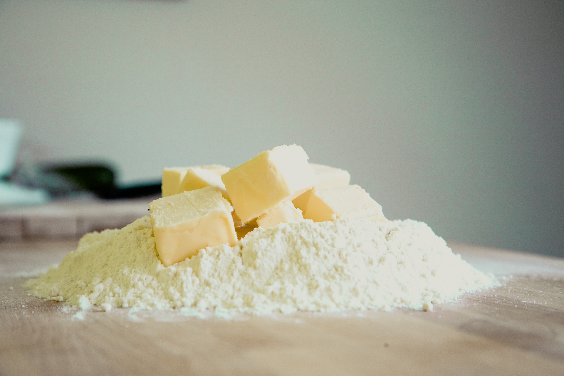 Ilustrasi tepung sebagai bahan pengental. (sumber: Pixabay)