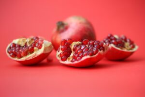 Ilustrasi manfaat buah delima. (Sumber: Unsplash)