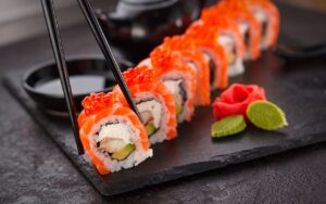 Ilustrasi cara makan sushi. (Sumber: Pixabay)