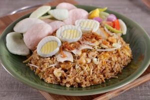 Ilustrasi jenis nasi goreng Jawa khas Indonesia. (Sumber: Tastynesia)