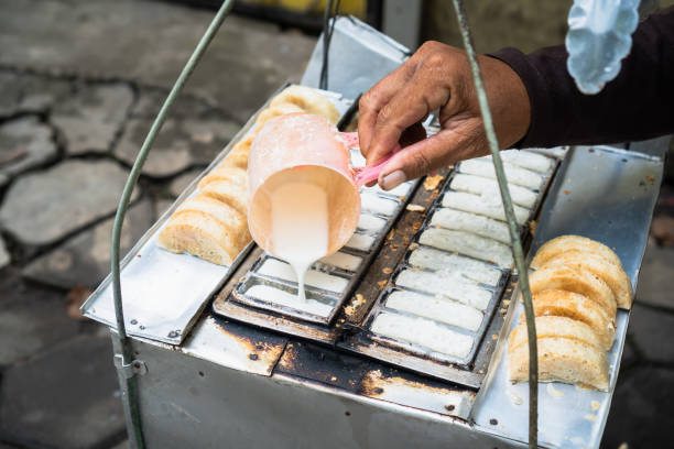 Ilustrasi kue pancong khas betawi. (Sumber: iStock)