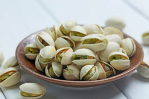 Ilustrasi kacang pistachio yang penuh manfaat dan nutrisi. (Sumber: Freepik)