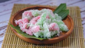 Asal-usul Kue Cenil, Jajanan Pasar Warna-warni Yang Punya Makna Persaudaraan yang Kuat