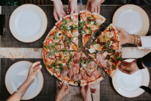 Mari Kulik! Mengapa Pizza Menjadi Ikon Makanan dari Italia