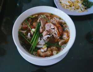 Berkunjung ke Vietnam? Jangan Lupa Cobain 10 Makanan Terbaik di Vietnam!