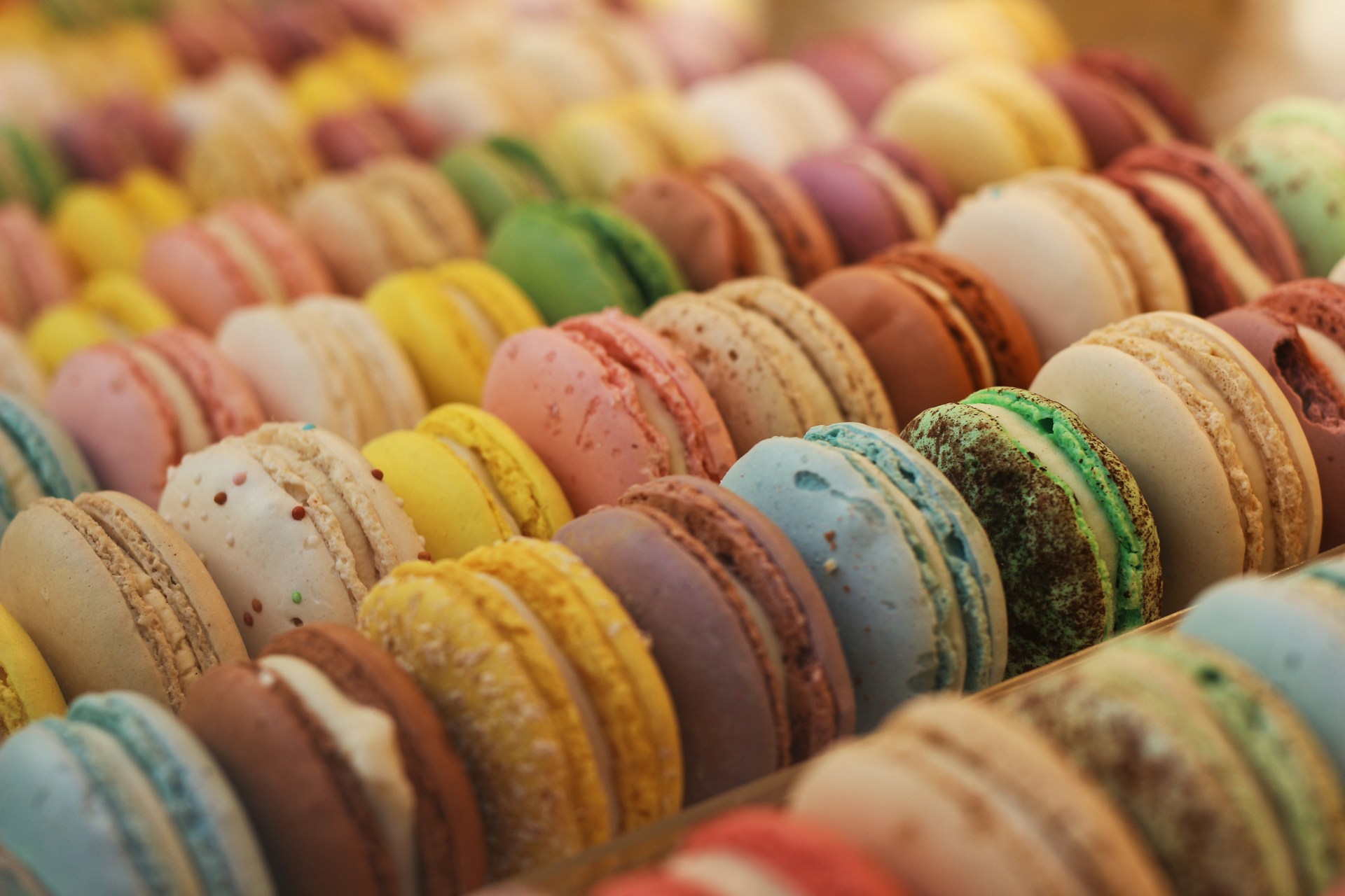 perbedaan macaron dan macaroon