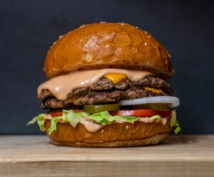 5 Rekomendasi Restoran Burger Terbaik, Dijamin Enak dan Gak Bakal Nyesel!