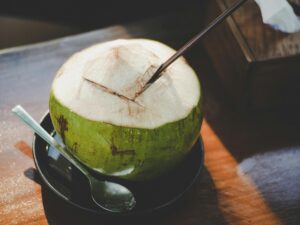 Ketahui, Ini Dia 5 Manfaat Makan Daging Kelapa untuk Kesehatan Tubuh