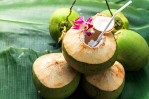 Simak, Ini Dia 4 Waktu Terbaik Minum Air Kelapa untuk Kesehatan Maksimal